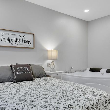 Barnwood Suite - Main Street Lodge In برلين المظهر الخارجي الصورة